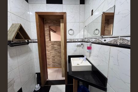 Casa à venda com 150m², 3 quartos e 2 vagasBanheiro 2