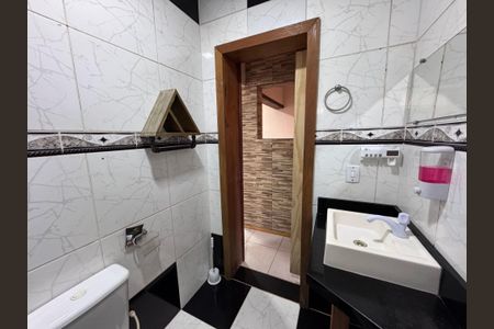 Casa à venda com 150m², 3 quartos e 2 vagasBanheiro 2