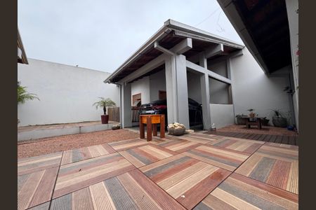 Casa à venda com 150m², 3 quartos e 2 vagasÁrea Externa
