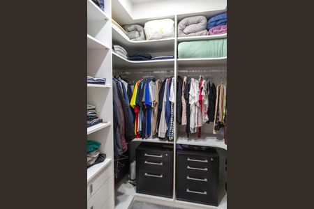Apartamento à venda com 114m², 2 quartos e 2 vagasCloset do Quarto 2 suíte