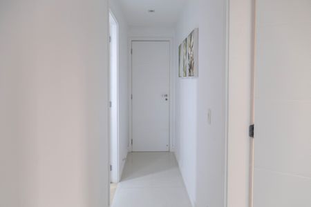 Apartamento à venda com 114m², 2 quartos e 2 vagasCorredor Quartos