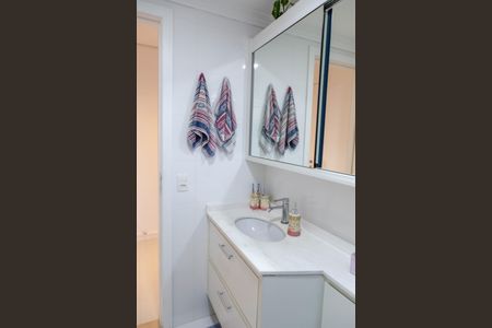 Apartamento à venda com 114m², 2 quartos e 2 vagasBanheiro do Quarto 2 suíte