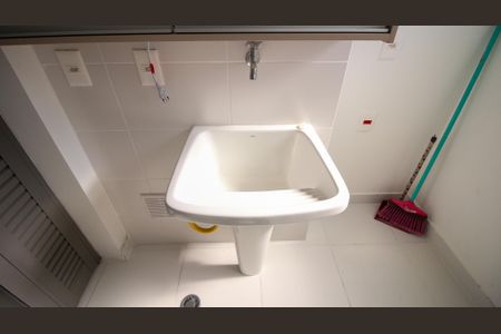 Apartamento à venda com 79m², 2 quartos e 1 vagaÁrea de Serviço