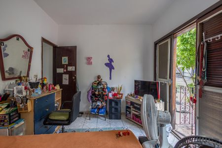 Casa à venda com 219m², 5 quartos e 3 vagas Casa à venda com 219m², 5 quartos e 3 vagasQuarto 1