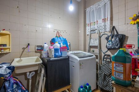 Casa à venda com 219m², 5 quartos e 3 vagas Casa à venda com 219m², 5 quartos e 3 vagasÁrea de Serviço