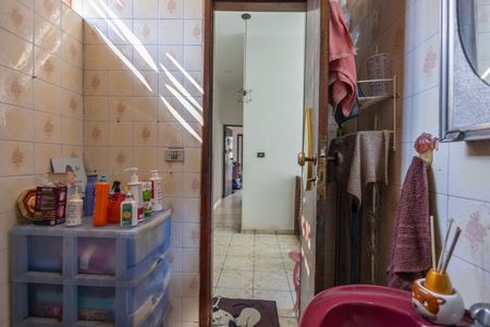 Casa à venda com 219m², 5 quartos e 3 vagas Casa à venda com 219m², 5 quartos e 3 vagasBanheiro Social