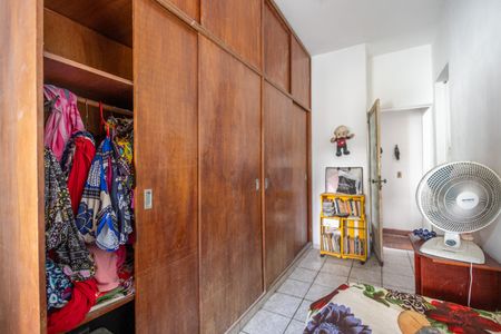 Casa à venda com 219m², 5 quartos e 3 vagas Casa à venda com 219m², 5 quartos e 3 vagasQuarto 3