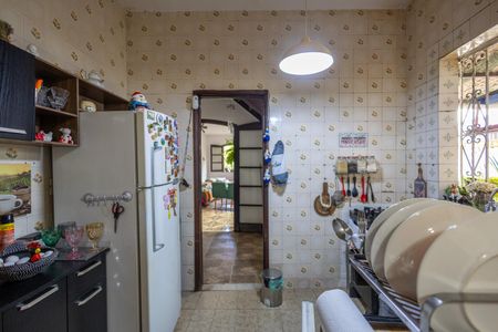 Casa à venda com 219m², 5 quartos e 3 vagas Casa à venda com 219m², 5 quartos e 3 vagasCozinha