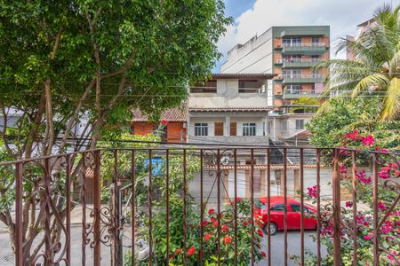 Casa à venda com 219m², 5 quartos e 3 vagas Casa à venda com 219m², 5 quartos e 3 vagasQuarto 1 Varanda