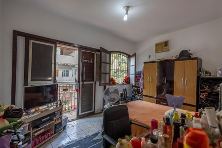 Casa à venda com 219m², 5 quartos e 3 vagas Casa à venda com 219m², 5 quartos e 3 vagasQuarto 1