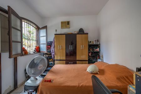 Casa à venda com 219m², 5 quartos e 3 vagas Casa à venda com 219m², 5 quartos e 3 vagasQuarto 1