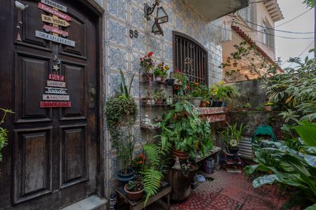 Casa à venda com 219m², 5 quartos e 3 vagas Casa à venda com 219m², 5 quartos e 3 vagasQuintal