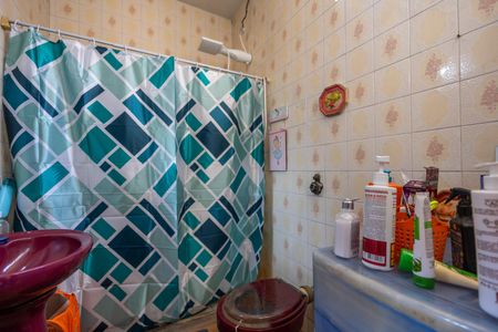 Casa à venda com 219m², 5 quartos e 3 vagas Casa à venda com 219m², 5 quartos e 3 vagasBanheiro Social