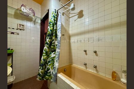 Apartamento à venda com 70m², 3 quartos e sem vagaBanheiro social