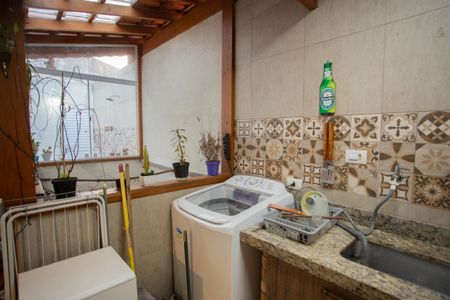 Casa à venda com 240m², 3 quartos e 2 vagasÁrea de Serviço