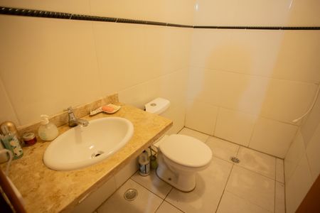 Casa à venda com 240m², 3 quartos e 2 vagasBanheiro do Quarto 2