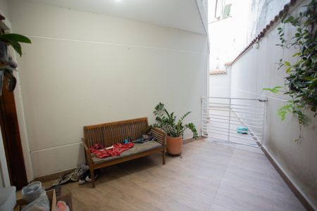 Casa à venda com 240m², 3 quartos e 2 vagasVaranda