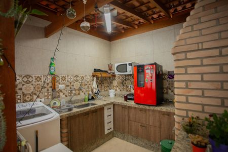 Casa à venda com 240m², 3 quartos e 2 vagasÁrea de Serviço