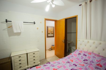 Casa à venda com 240m², 3 quartos e 2 vagasQuarto 2