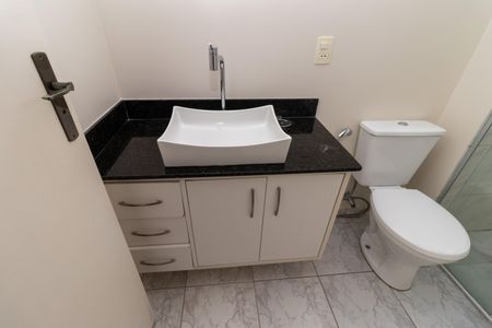 Apartamento à venda com 56m², 2 quartos e 2 vagasBanheiro da Suíte