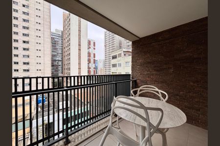 Studio à venda com 32m², 1 quarto e sem vaga Studio à venda com 32m², 1 quarto e sem vagaVaranda