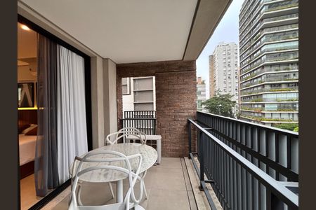 Studio à venda com 32m², 1 quarto e sem vaga Studio à venda com 32m², 1 quarto e sem vagaVaranda