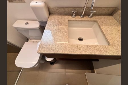 Studio à venda com 32m², 1 quarto e sem vaga Studio à venda com 32m², 1 quarto e sem vagaBanheiro