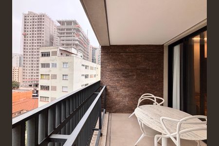 Studio à venda com 32m², 1 quarto e sem vaga Studio à venda com 32m², 1 quarto e sem vagaVaranda