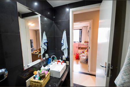 Apartamento à venda com 175m², 2 quartos e 2 vagasBanheiro 1