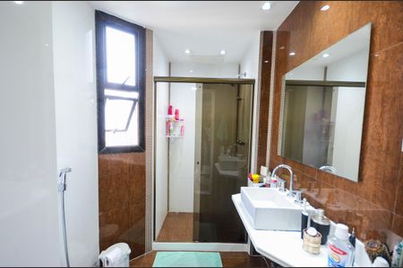 Apartamento à venda com 175m², 2 quartos e 2 vagasBanheiro da Suíte