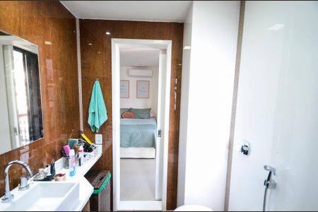 Apartamento à venda com 175m², 2 quartos e 2 vagasBanheiro da Suíte