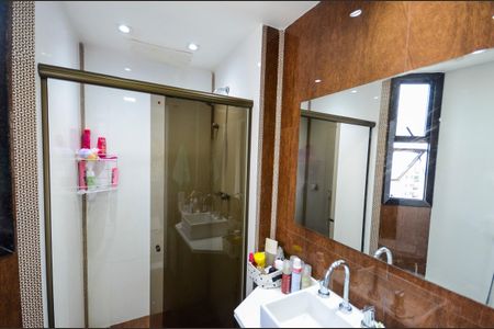 Apartamento à venda com 175m², 2 quartos e 2 vagasBanheiro da Suíte