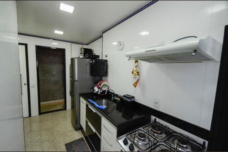 Apartamento à venda com 175m², 2 quartos e 2 vagasCozinha