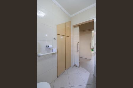 Casa à venda com 495m², 6 quartos e 5 vagasBanheiro 2