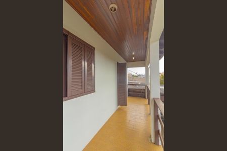 Casa à venda com 330m², 4 quartos e 3 vagas Casa à venda com 330m², 4 quartos e 3 vagasVaranda da Sala 2