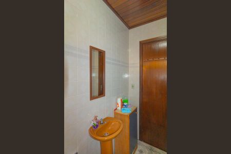 Casa à venda com 330m², 4 quartos e 3 vagas Casa à venda com 330m², 4 quartos e 3 vagasBanheiro