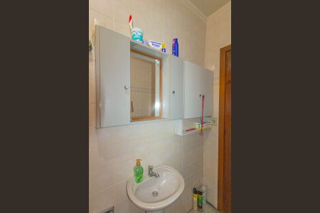 Casa à venda com 330m², 4 quartos e 3 vagas Casa à venda com 330m², 4 quartos e 3 vagasBanheiro Social