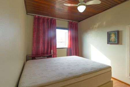 Casa à venda com 330m², 4 quartos e 3 vagas Casa à venda com 330m², 4 quartos e 3 vagasQuarto 4