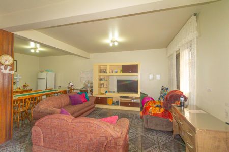 Casa à venda com 330m², 4 quartos e 3 vagas Casa à venda com 330m², 4 quartos e 3 vagasSala 1