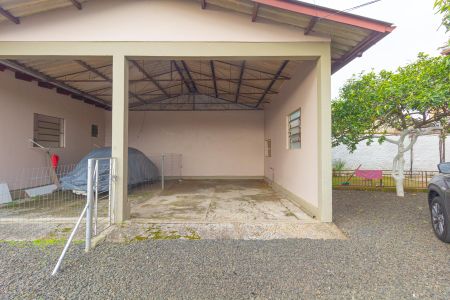 Casa à venda com 330m², 4 quartos e 3 vagas Casa à venda com 330m², 4 quartos e 3 vagasGaragem