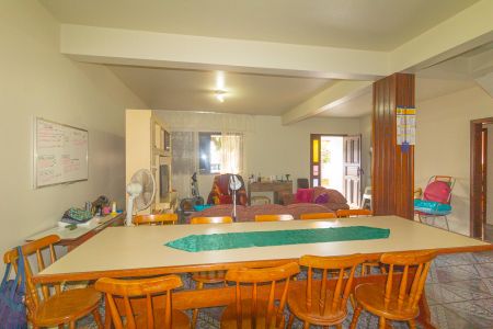 Casa à venda com 330m², 4 quartos e 3 vagas Casa à venda com 330m², 4 quartos e 3 vagasSala 1