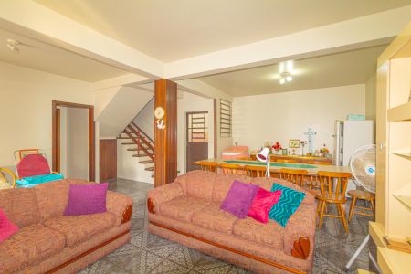 Casa à venda com 330m², 4 quartos e 3 vagas Casa à venda com 330m², 4 quartos e 3 vagasSala 1