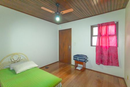 Casa à venda com 330m², 4 quartos e 3 vagas Casa à venda com 330m², 4 quartos e 3 vagasQuarto 2