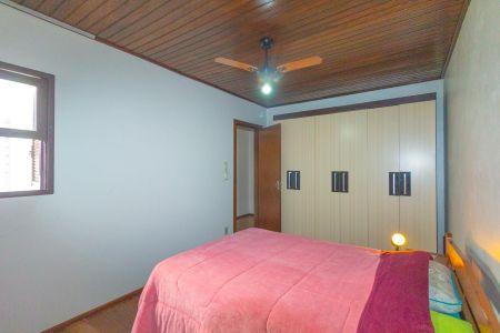 Casa à venda com 330m², 4 quartos e 3 vagas Casa à venda com 330m², 4 quartos e 3 vagasQuarto 3