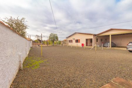 Casa à venda com 330m², 4 quartos e 3 vagas Casa à venda com 330m², 4 quartos e 3 vagasPátio/Casa 1