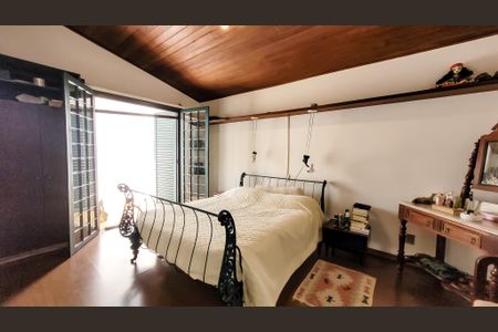 Casa à venda com 212m², 3 quartos e 2 vagas Casa à venda com 212m², 3 quartos e 2 vagasSuite