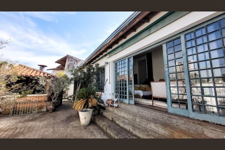 Casa à venda com 212m², 3 quartos e 2 vagas Casa à venda com 212m², 3 quartos e 2 vagasÁrea Externa