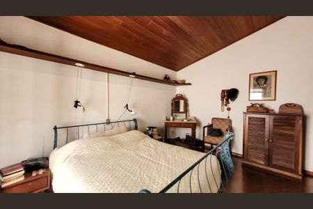 Casa à venda com 212m², 3 quartos e 2 vagas Casa à venda com 212m², 3 quartos e 2 vagasSuite