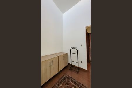 Casa à venda com 212m², 3 quartos e 2 vagas Casa à venda com 212m², 3 quartos e 2 vagasHall dos Quartos