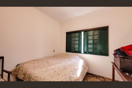 Casa à venda com 212m², 3 quartos e 2 vagas Casa à venda com 212m², 3 quartos e 2 vagasQuarto1